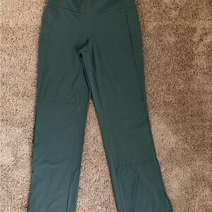 Athleta Transcend Stash Crop Straight Leg Pant